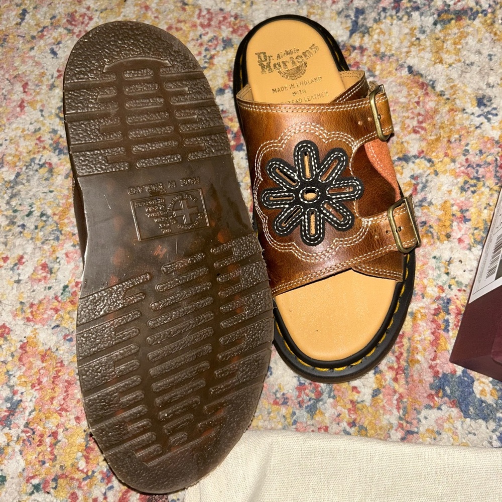 Dr. Marten sandal dayne applique